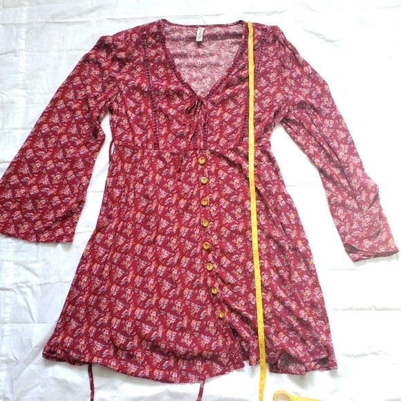 AMERICAN RAG CIE Juniors Floral Printed Bell Sleeve Mini Dress - Size Large - Picture 10 of 16